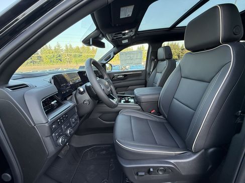 New 2025 Chevrolet Suburban Premier w/ Sun And Tow Package image 19