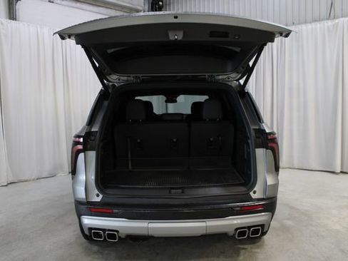 Used 2025 Chevrolet Traverse Z71 w/ Driver Confidence Package AWD/4WD image 33