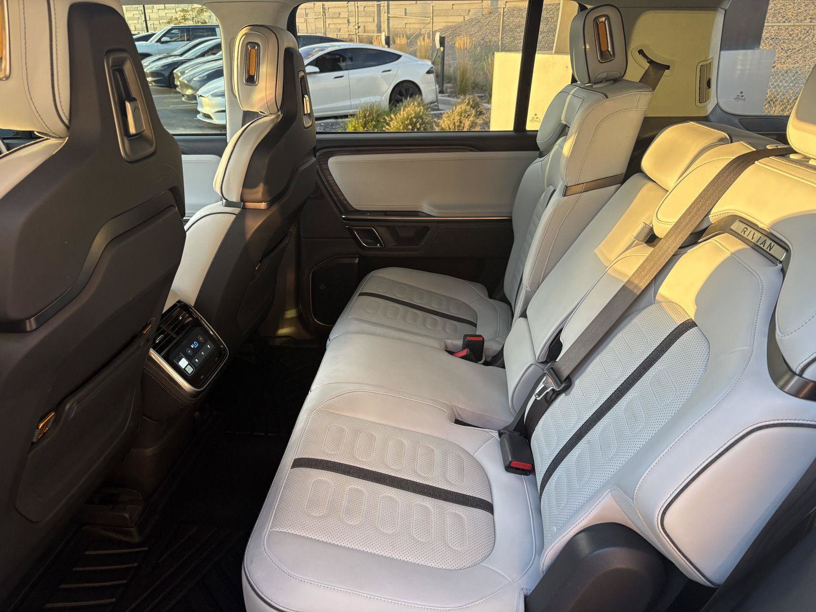 Used 2024 Rivian R1S Adventure Dual AWD/4WD image 15