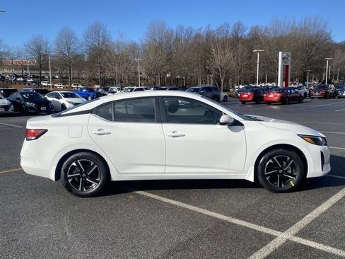 New 2025 Nissan Sentra SV image 8