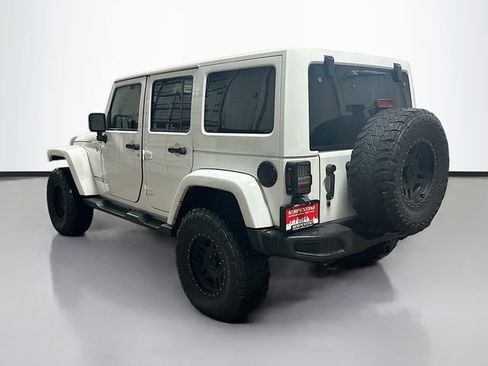 Used 2014 Jeep Wrangler Unlimited Sahara image 8
