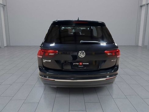 Used 2021 Volkswagen Tiguan SE w/ Panoramic Sunroof Package image 7