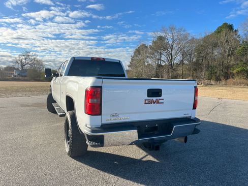 Used 2018 GMC Sierra 2500 SLE w/ SLE Preferred Package image 6