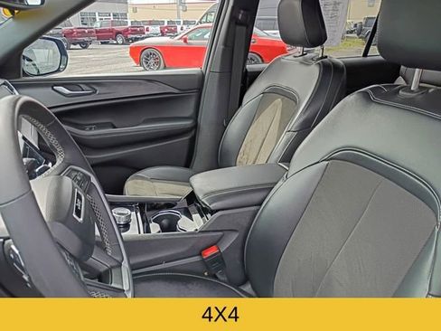 Used 2023 Jeep Grand Cherokee L Laredo AWD/4WD image 12