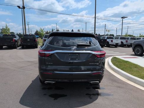 Used 2018 Buick Enclave Premium w/ Trailering Package AWD/4WD image 4