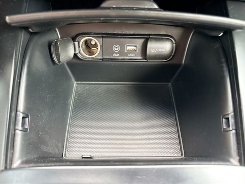 Used 2017 Kia Sorento FWD image 29