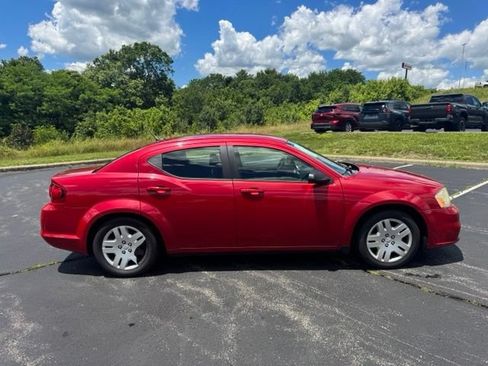 Used 2013 Dodge Avenger SE FWD image 2