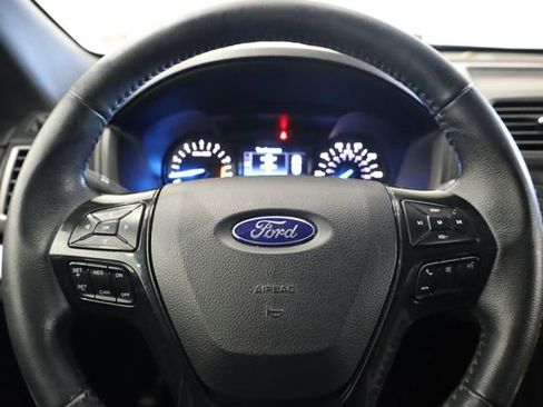 Used 2017 Ford Explorer XLT image 17
