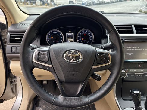 Used 2017 Toyota Camry XLE image 18
