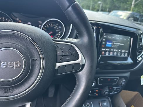 Used 2018 Jeep Compass Latitude w/ Popular Equipment Group FWD image 28
