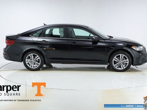 Used 2023 Volkswagen Jetta SE image 10