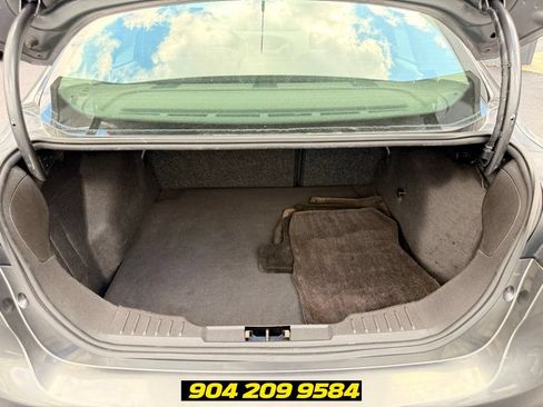 Used 2017 Ford Focus SE FWD image 30
