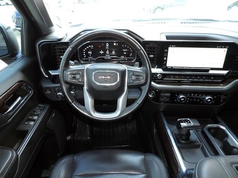 Used 2022 GMC Sierra 1500 Elevation w/ Elevation Premium Package AWD/4WD image 16