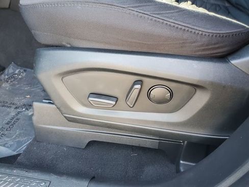 Used 2020 Ford Explorer XLT image 5