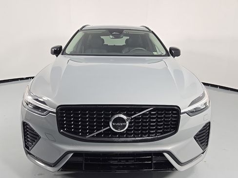 Used 2024 Volvo XC60 B5 Plus w/ Climate Package image 2