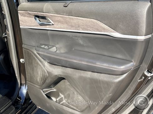 Used 2024 Jeep Grand Cherokee L Limited w/ Luxury Tech Group II image 28