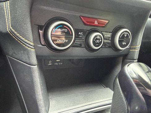 Used 2022 Subaru Crosstrek 2.5i Sport w/ Moonroof Package image 30