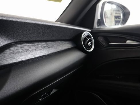 Used 2022 Alfa Romeo Stelvio Sprint image 7