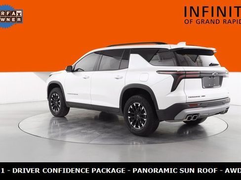 Used 2025 Chevrolet Traverse Z71 w/ Driver Confidence Package image 5