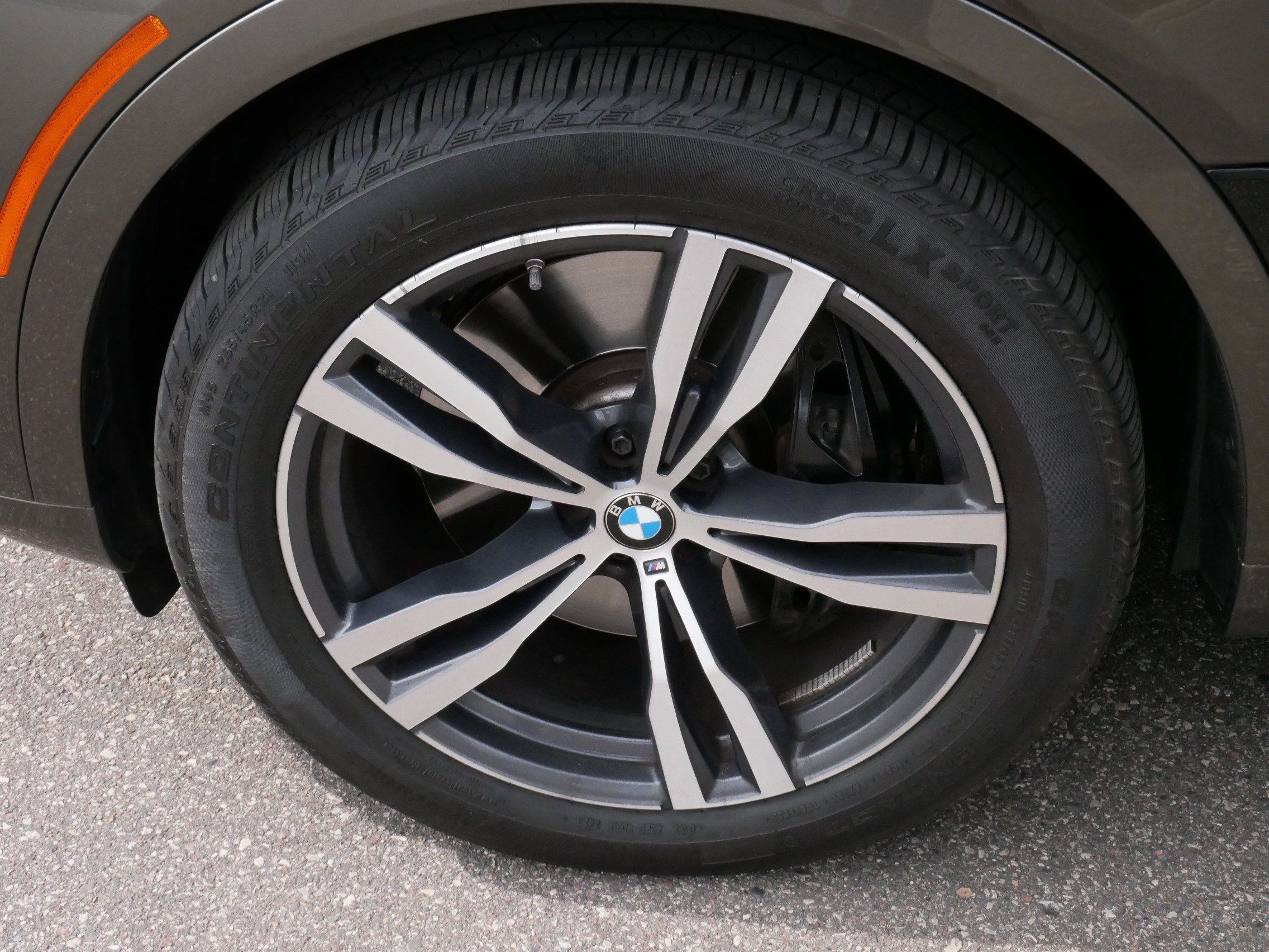 Used 2024 BMW X7 xDrive40i w/ M Sport Package AWD/4WD image 15