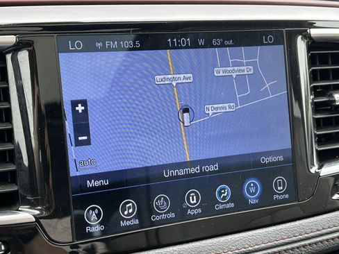 Used 2017 Chrysler Pacifica Limited FWD image 27