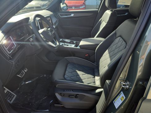 New 2026 Volkswagen Atlas Cross Sport SEL Premium R-Line image 15