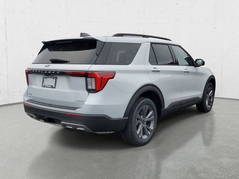 New 2026 Ford Explorer Active w/ Active Comfort Package image 7