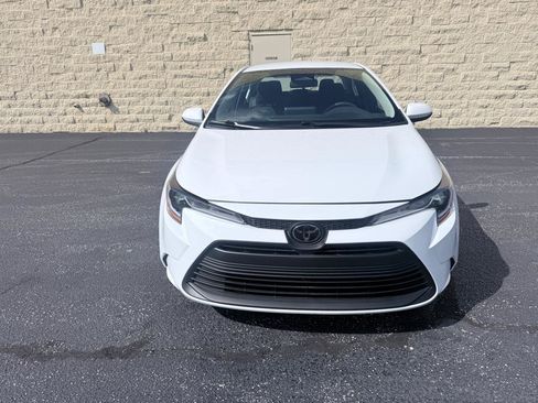 Used 2024 Toyota Corolla LE FWD image 8