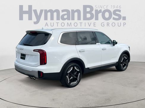 Certified 2023 Kia Telluride S image 3