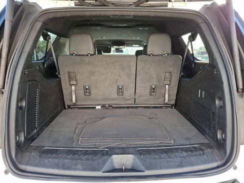 Used 2023 Chevrolet Suburban LT image 32