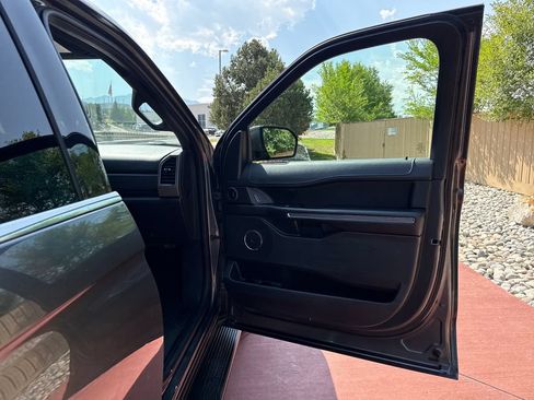 Used 2020 Ford Expedition XLT AWD/4WD image 29