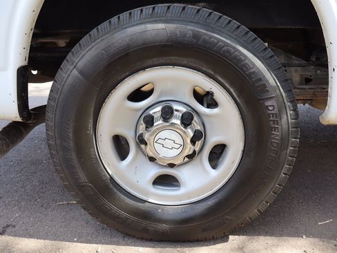 Used 2017 Chevrolet Express 3500 LT w/ LT Preferred Equipment Group image 41