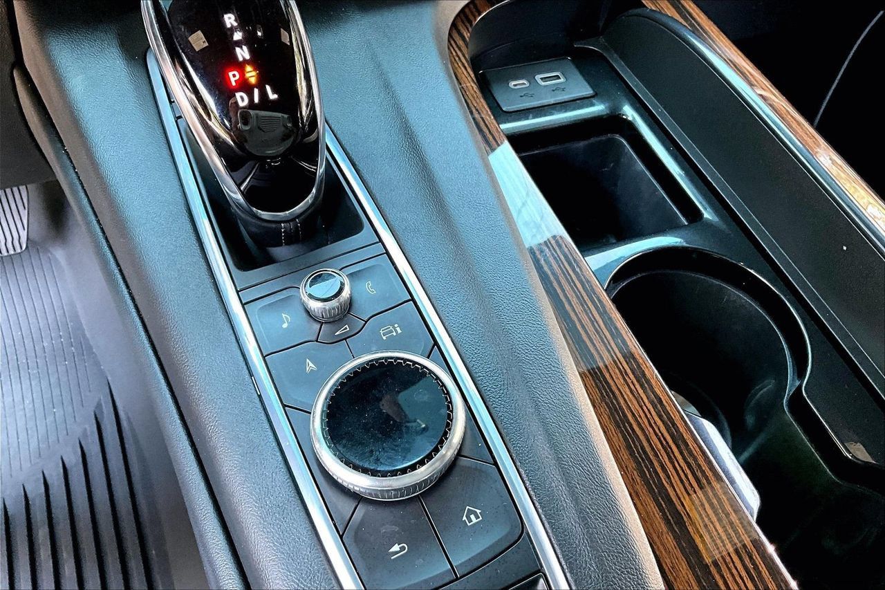 Used 2022 Cadillac Escalade Luxury RWD image 26