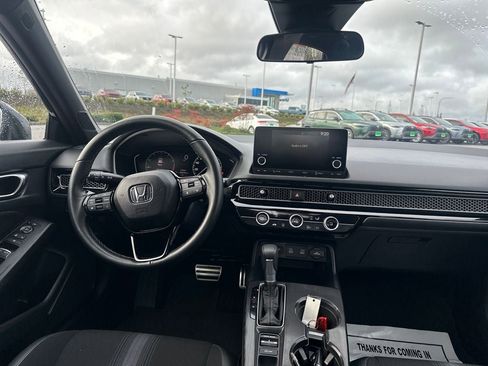 Used 2025 Honda Civic Sport image 10