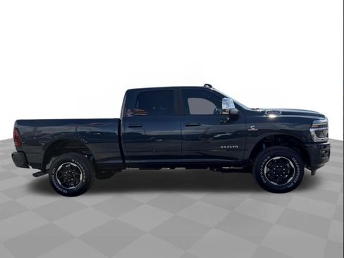 Used 2025 RAM 2500 Laramie AWD/4WD image 6