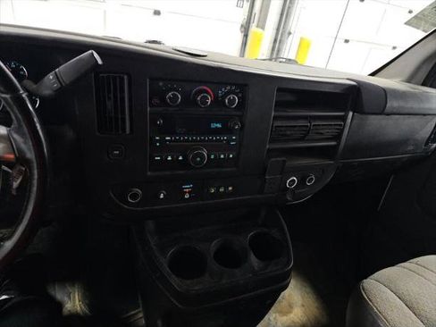 Used 2015 Chevrolet Express 3500 image 16