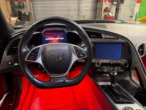 Used 2015 Chevrolet Corvette Z06 w/ 3LZ Preferred Equipment Group image 13