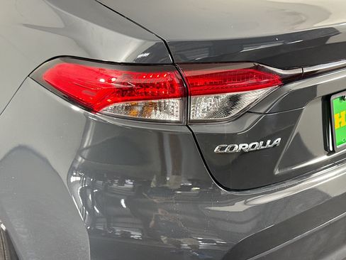 Used 2025 Toyota Corolla LE FWD image 35