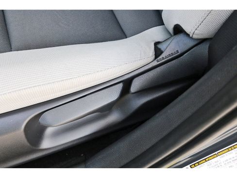 Used 2023 Toyota Corolla LE image 27