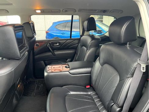 Used 2016 INFINITI QX80 4WD w/ Deluxe Technology Package image 8