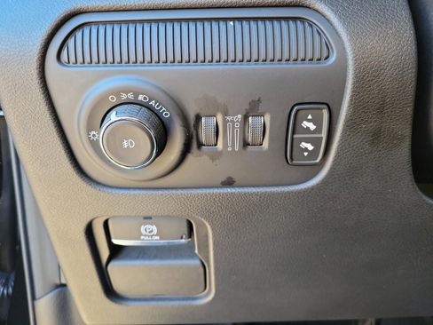 Used 2024 Jeep Wagoneer L Series II w/ Flexible Seating Group image 27