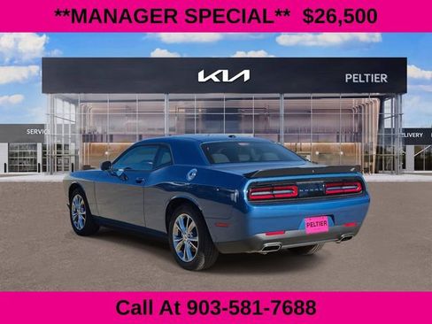 Used 2023 Dodge Challenger SXT image 4