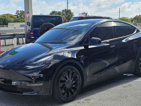 Used 2021 Tesla Model Y Performance AWD/4WD image 1
