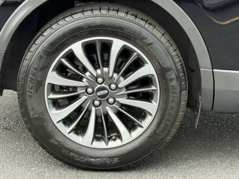 Used 2023 Lincoln Nautilus FWD image 9