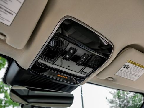 Used 2024 Land Rover Range Rover SE AWD/4WD image 40