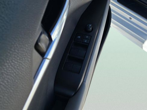 Used 2022 Toyota Camry SE FWD image 11