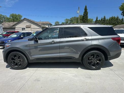 Used 2023 Ford Explorer ST-Line AWD/4WD image 8
