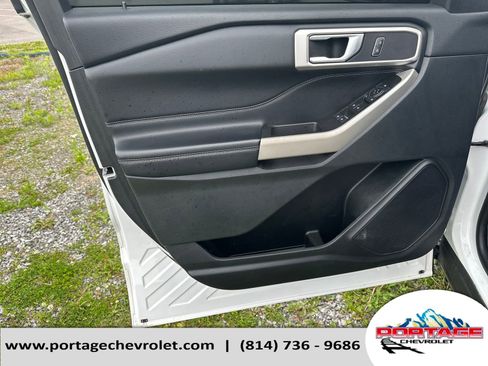 Used 2022 Ford Explorer XLT w/ Equipment Group 202A AWD/4WD image 11