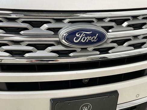 Used 2019 Ford Explorer Limited FWD image 28