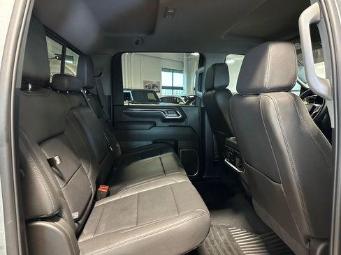 Used 2025 Chevrolet Silverado 2500 LTZ w/ LTZ Convenience Package image 37